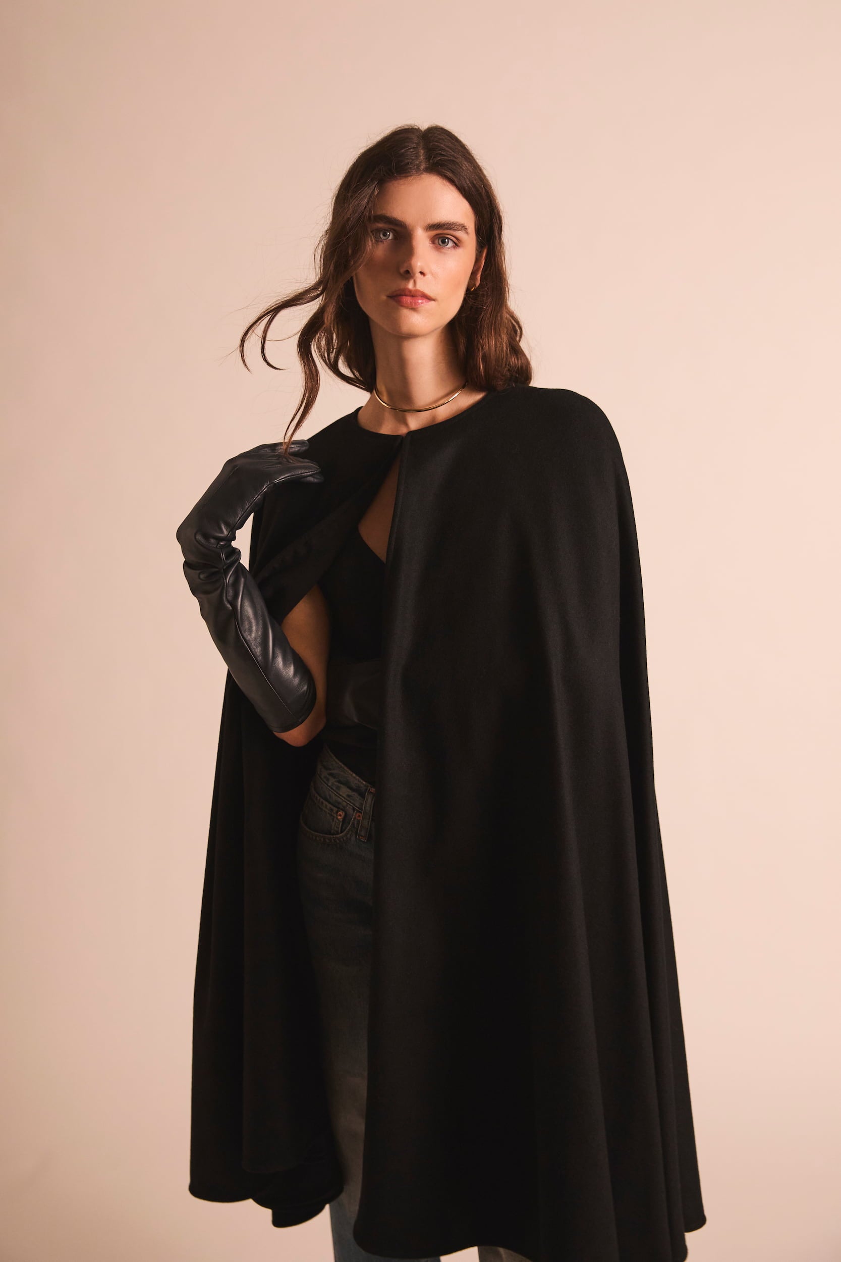 THE OUTERWEAR CAPE